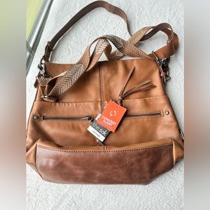 The Sak Ashland Bucket /Hobo leather camel/tan bag.